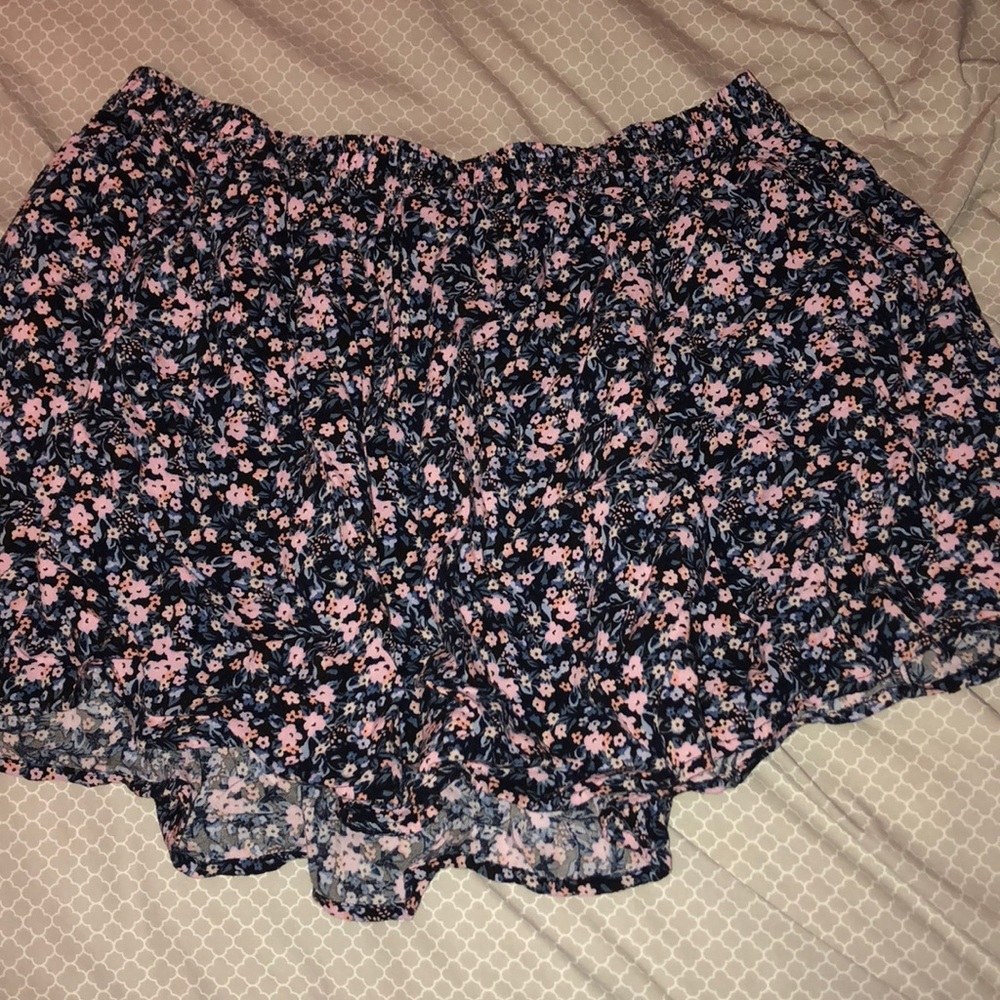 Floral print mini skirt